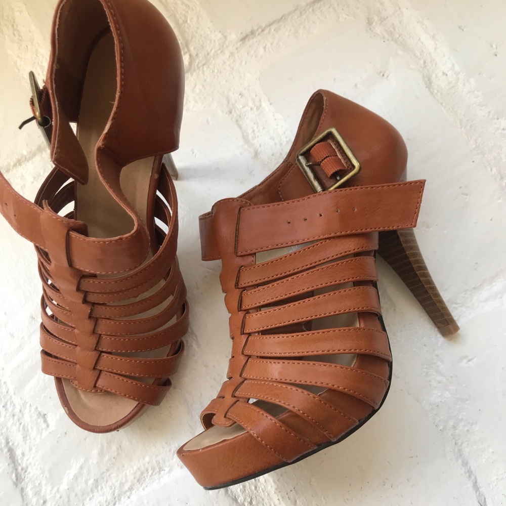Mixx Shuz Women’s size 6 heels brown
